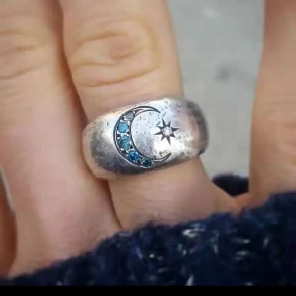 Vintage Style Blue Zircon Ring Carved with Sun and Moon for Silver Plated - Picture 3 of 8